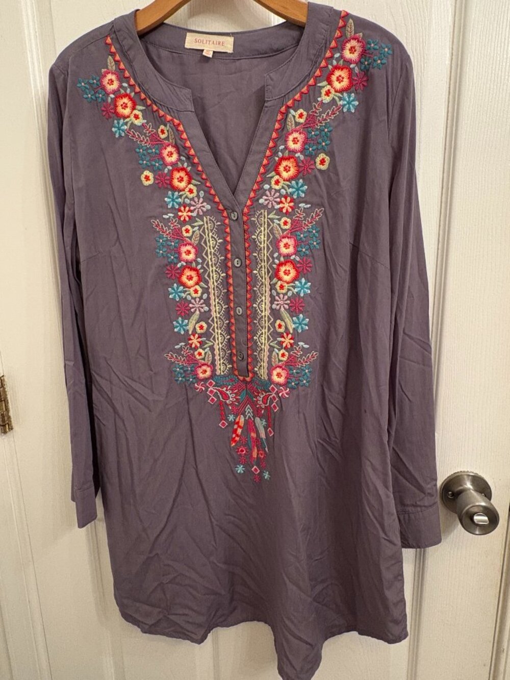 Solitaire Gray V-neck Multicolor Floral & Geometric Embroidery Tunic size XL